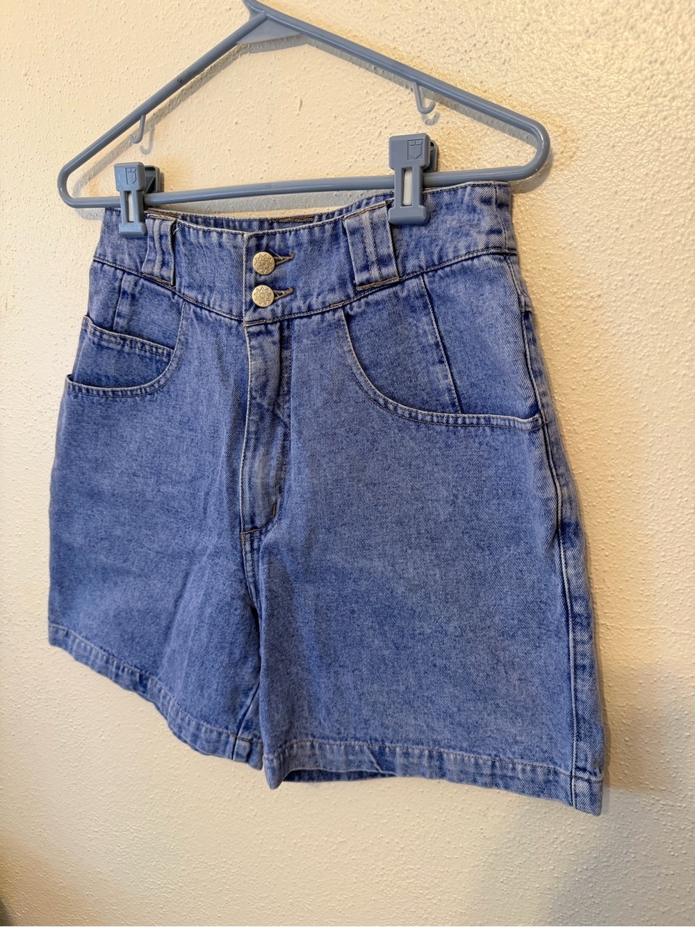 Vintage Nuovo High Rise Shorts - Picture 2 of 9